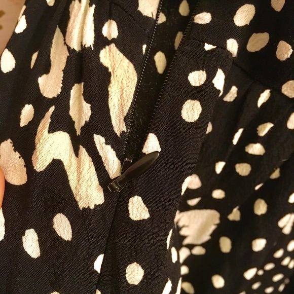 🔴x3/$15 FOREVER 21 BLACK/ WHITE FLORAL DRESS,SZ S - Picture 8 of 8